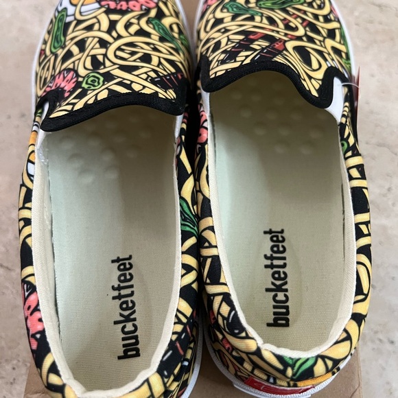 Bucketfeet-Ramen Noodles all Over Size 9.5W Women’s Size 8M Mens - Picture 4 of 11